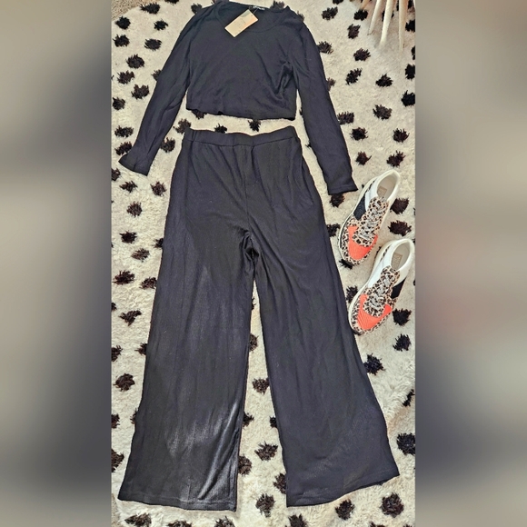Ribbed Two Piece Set Body Con Crop Top with High Waist Palazzo Flare Pants - Picture 4 of 4